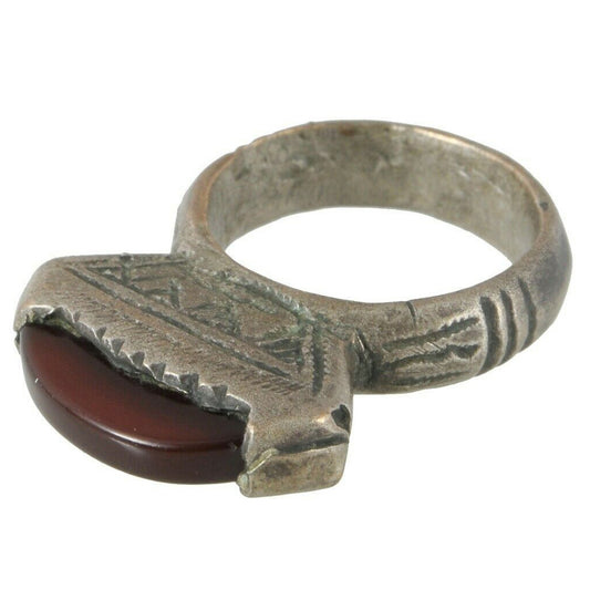 Vintage Tuareg Silver Ring with Agate Stone – Sahara Nomad Jewelry