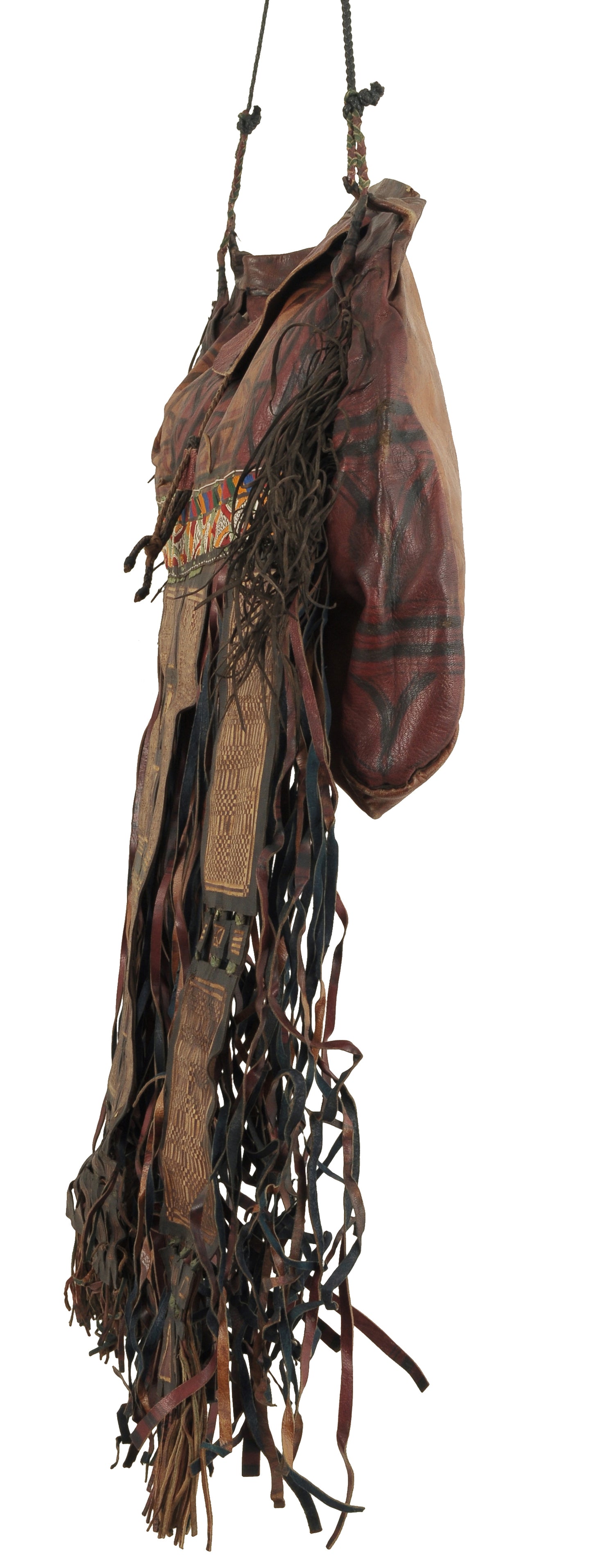 Bolso de piel de camello tuareg, peul de Níger, fula, desierto del Sahara africano - enfoque en el producto