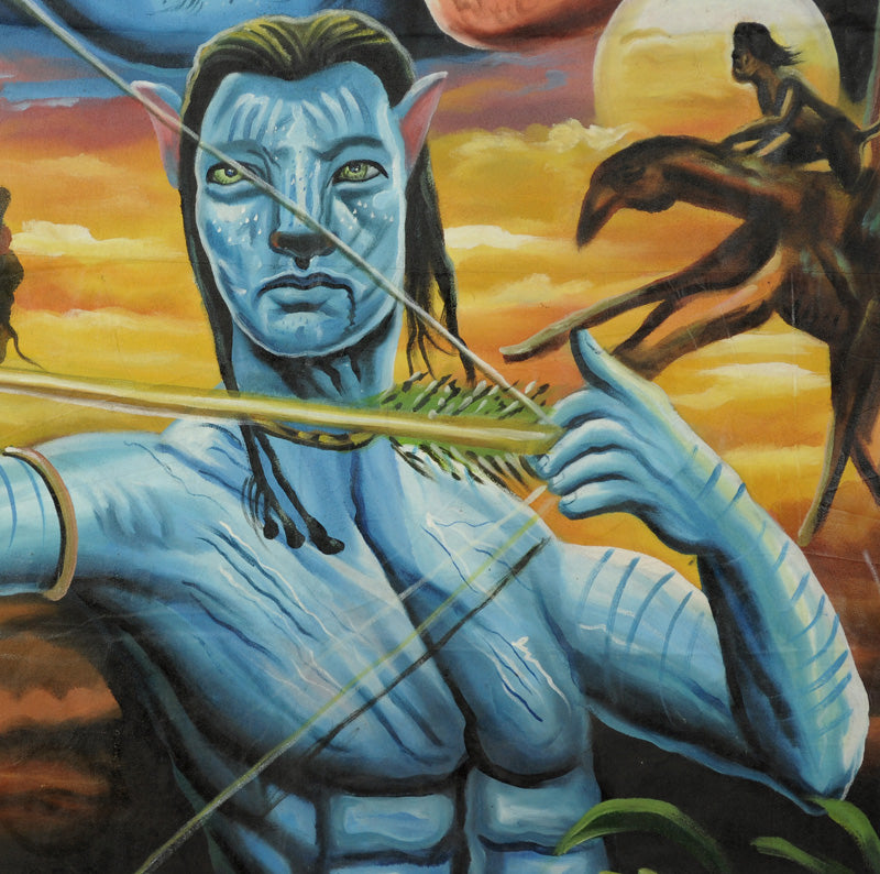 Póster de película avatar pintado a mano en Ghana, África occidental, para el detalle del cine local.