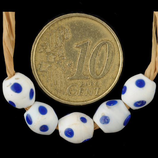 Rare vieille mouffette blanche ronde fantaisie perles de verre enroulées vénitiennes commerce africain SB-28713