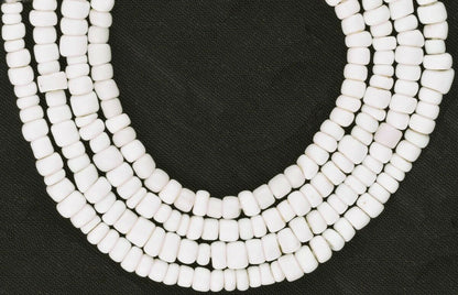Exquisite Vintage White Tiny Venetian Seed Beads Strand – 3‑4 mm, 69 cm
