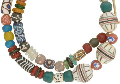 Afrikanischer Handel Krobo-Pulverglasperlen handgemachte Ghana Dipo-Halskette Tribalgh - Tribalgh