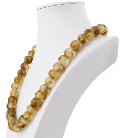 Collana di perle di vetro in polvere riciclata fatta a mano in ottone Krobo Ashanti African trade - Tribalgh