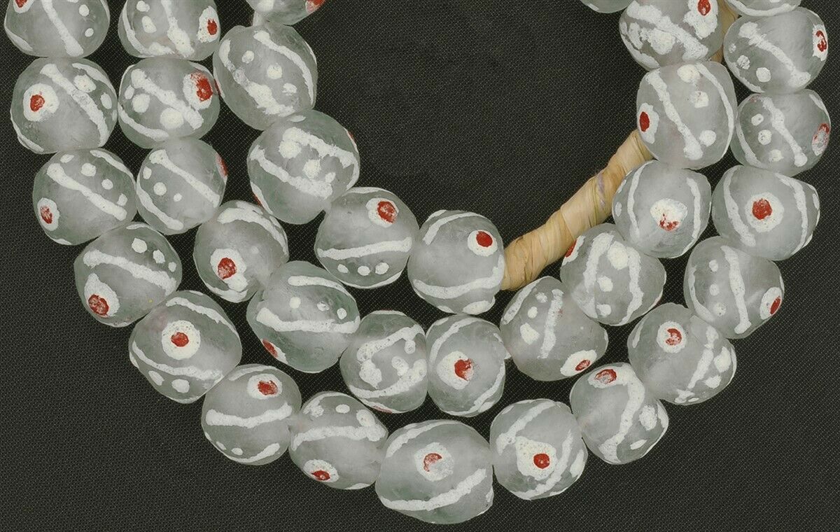 Handgemachte Krobo-transluzente afrikanische Halskette aus recycelten Glasperlen - Tribalgh