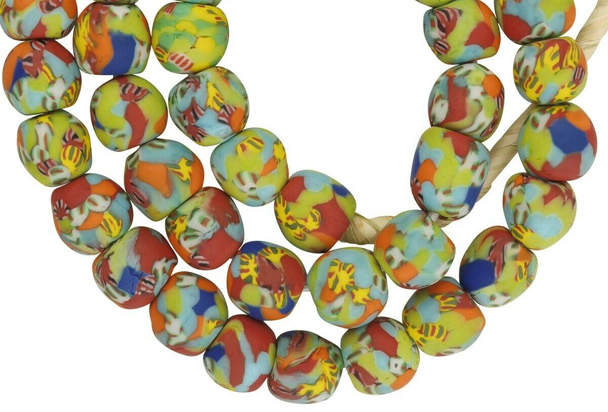 Neue afrikanische Handelsperlen - Verschmolzene recycelte Glasperlen aus Ghana, 12–13 mm - alternative Ansicht