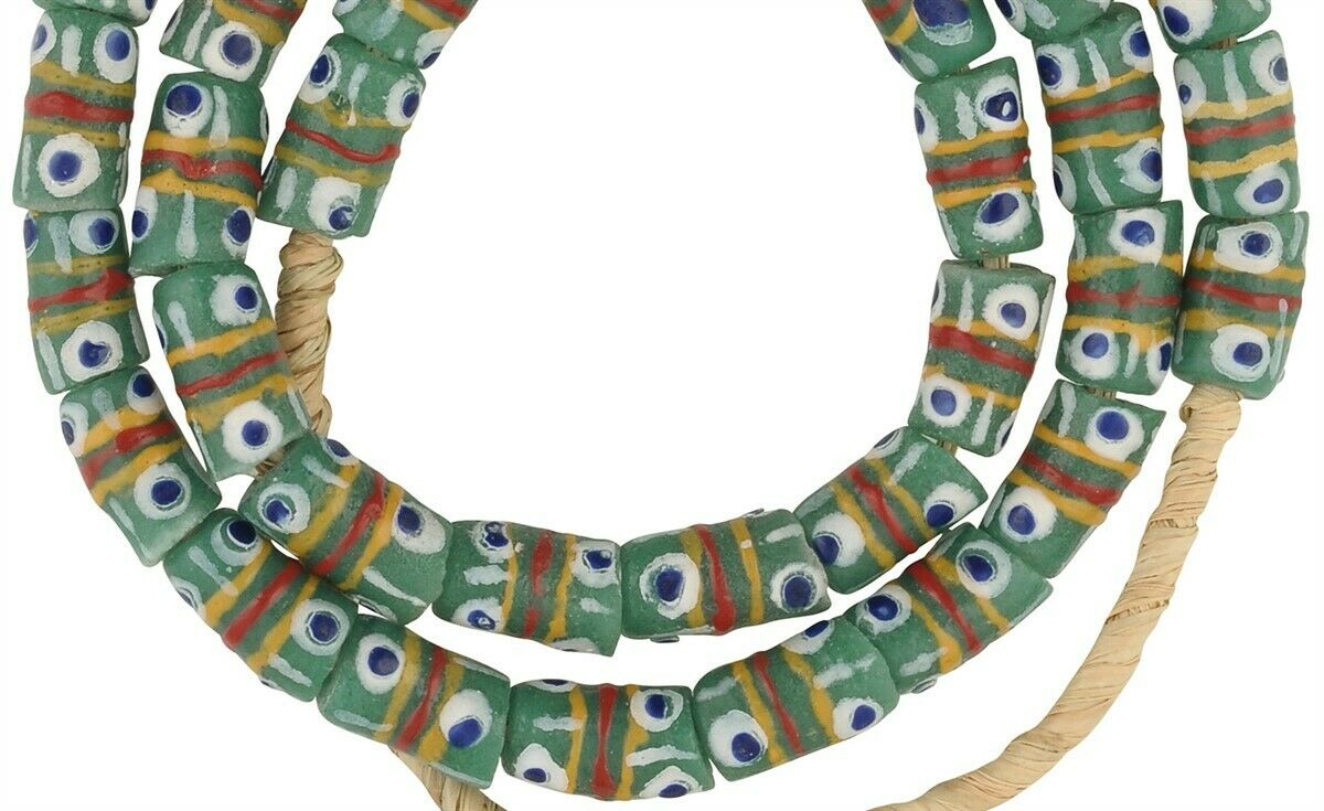 Handgefertigte ghanaische Fancy Powder Glass Beads - Afrikanische Handelsperlen - Nahaufnahme