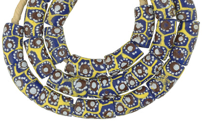 Perlen aus recyceltem Glaspulver handgefertigt Krobo ethnischen afrikanischen Ghana