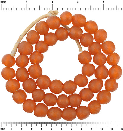 Handgefertigte 11–12 mm Krobo-Glasperlen – durchscheinende afrikanische Handelsperlen – Nahaufnahme