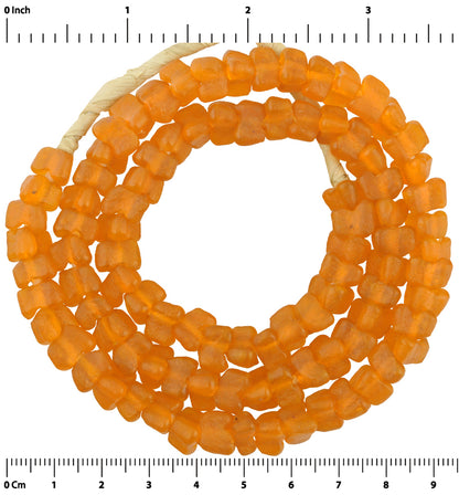 Atemberaubende durchscheinende orange Krobo-Glasperlen – 20-Zoll-Strang – vergrößertes Detail