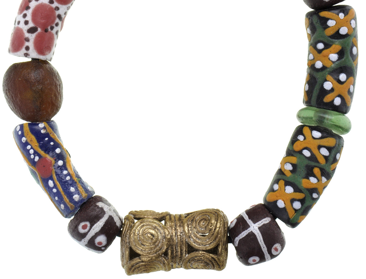 Bracciale Ashanti Krobo con perline di vetro riciclato fatto a mano in ottone a cera persa Africa Ghana - Tribalgh