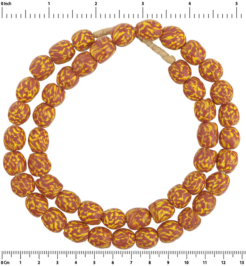 Afrikanische Handelsperlen: Ghanaische Glasschmelzperlen, 10–11 mm – Nahaufnahme