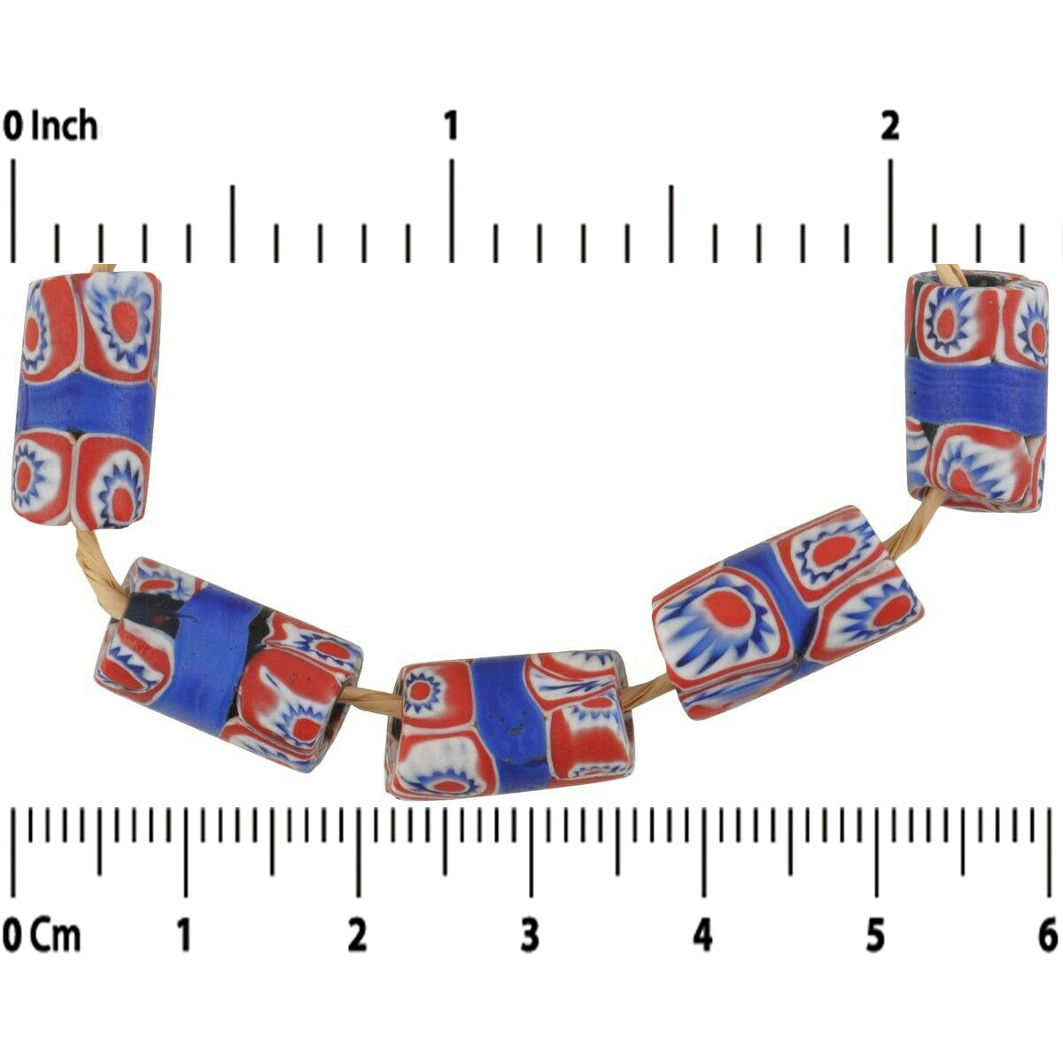 Alte afrikanische Handelsperlen, gebändert, antikes Millefiori-Mosaik aus venezianischem Glas, Muranoglas – Nahaufnahme