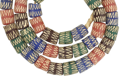 Afrikanische Perlen handgemachtes recyceltes Glaspulver Krobo Ghana gemischt
