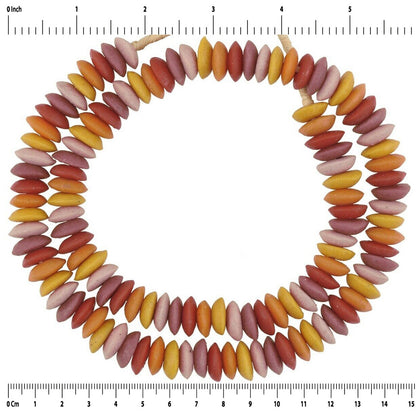 Afrikanische Krobo-Perlen aus recyceltem Glas, handgefertigt, Ghana-Halskette, Scheiben-Abstandshalter – vergrößertes Detail